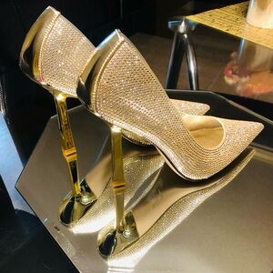 NWOTB STEVE MADDEN Women's Martina Rhinestone Pointed-Toe Pumps. Size 7